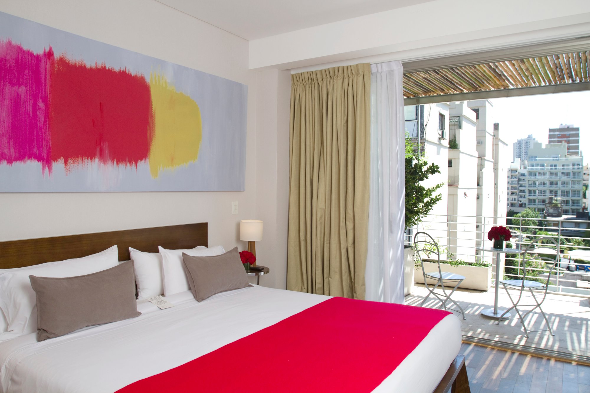 Vistas a la terraza privada desde la habitación de la Suite Terrace